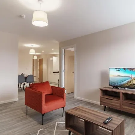 Bright 2 Bed - Sleeps 4 *