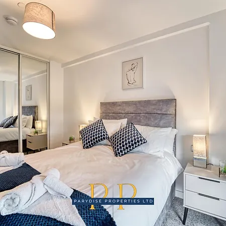 شقة The Middlewood Plaza - By Parydise - Business Or Leisure Stays, Location, Sleeps 4, Salford *