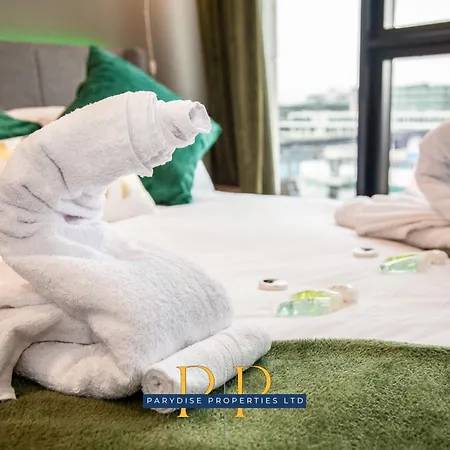 Apartment Deansgate Luxury Suite - Modern & Warm 1-Bed - Ideal For Business Or Work Stays - Presented By Parydise Properties Manchester