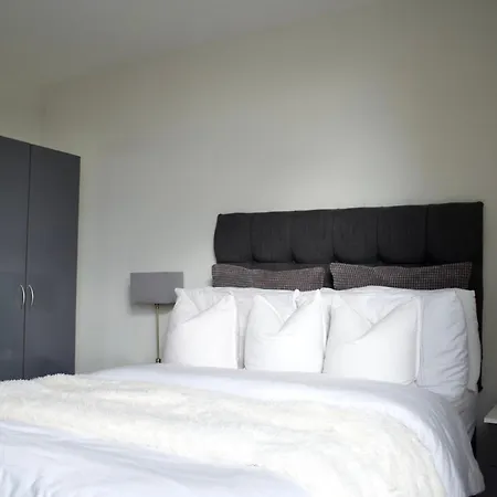 1 Bedroom In * Manchester