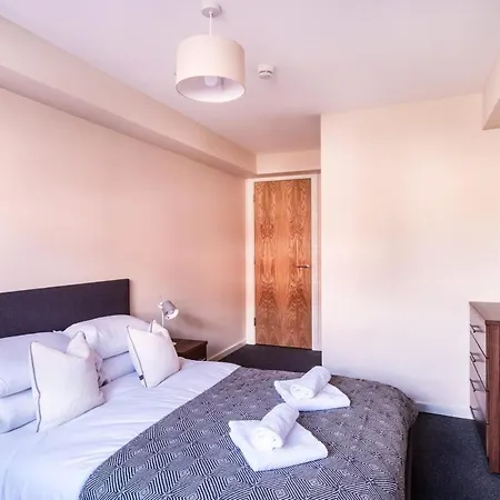 Spacious & Modern 2 Bed In * Manchester