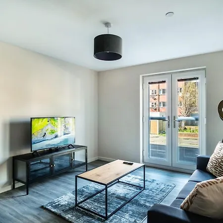 شقة Spacious & Modern 2 Bed In *