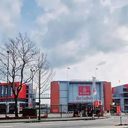 Gorgeous Edwardian Terrace In Old Trafford *