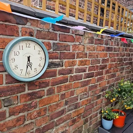 Gorgeous Edwardian Terrace In Old Trafford *