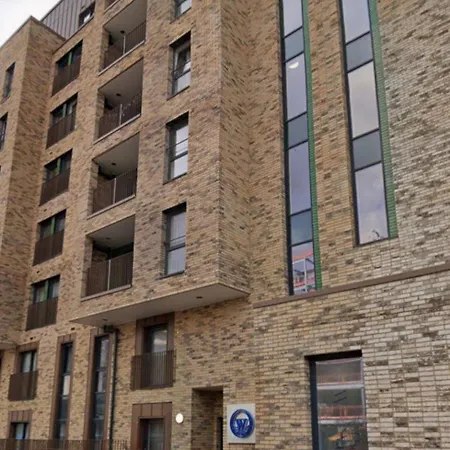 View Few Minutes To Centert