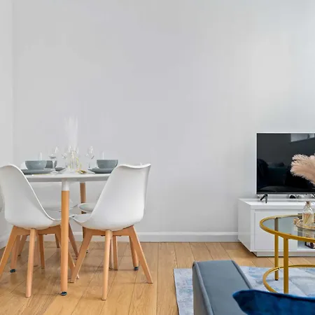 Modern 2bed Northern Quarter, Long Stays, Contractors