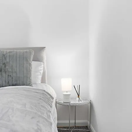 Modern 2bed Northern Quarter, Long Stays, Contractors *