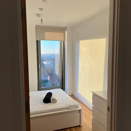 2bed In Media Within Walking Distance From Old Trafford Stadium Apartament