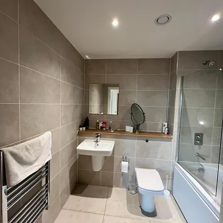 2bed In Media Within Walking Distance From Old Trafford Stadium * Manchester