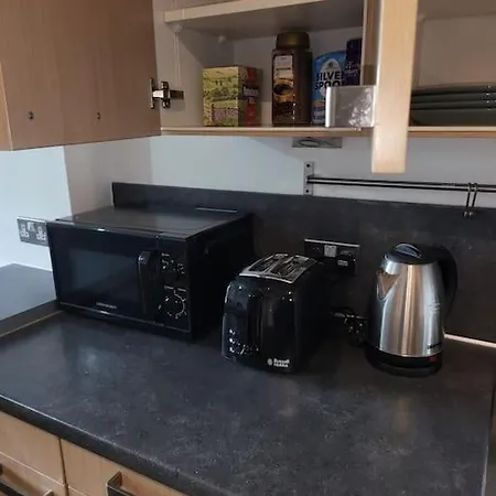 Delightful 2 Bedroom Apartment *