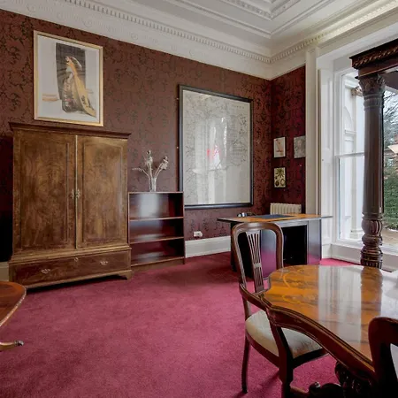 Daire Luxury King Near Royal Hospital - Pass The Keys