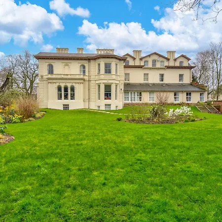 Luxury King Near Royal Hospital - Pass The Keys Daire *