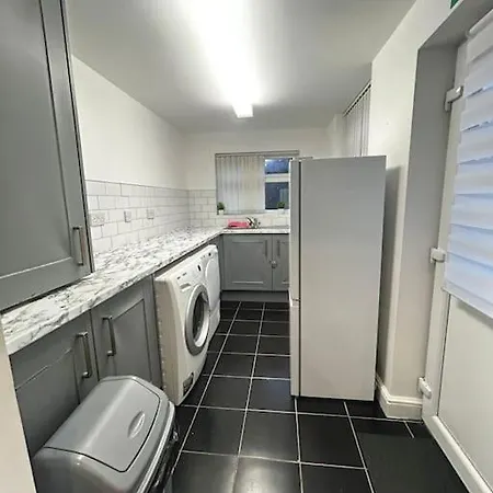Lovely 5br In Manchester. Close To The * 맨체스터