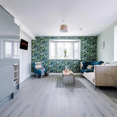 Apartament The Ecclesian Deluxe Near Trafford Centre Eccles Train Station
