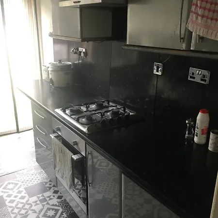 Single - Town & Nearby, 24h Bus, Airport-linked Quarto em Acomodações Particulares *