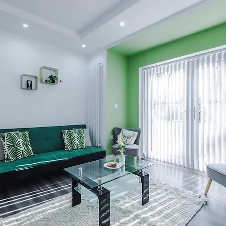 Heart Of Didsbury, Private Gated Car Park By Hass Haus