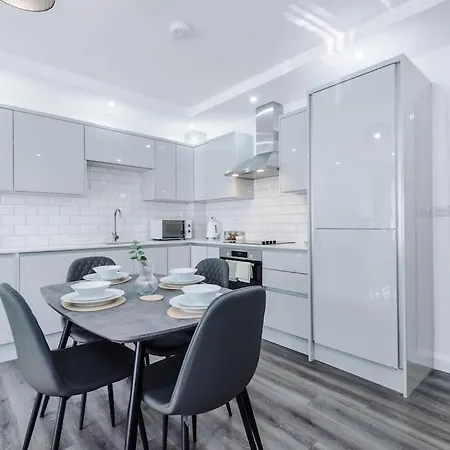 Heart Of Didsbury, Private Gated Car Park By Hass Haus * Mánchester