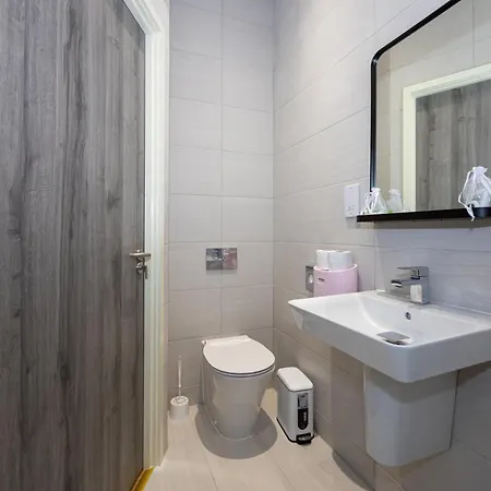 Amazing 1bd China Town