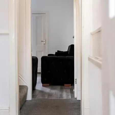 Apartamento 3 Bedroom House With Modern Interior, Close To The Etihad Stadium