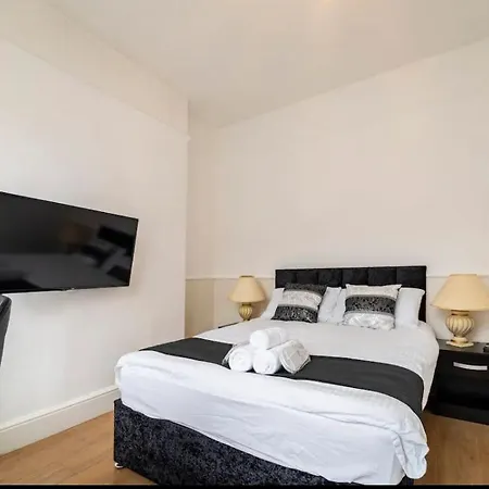 Appartamento 3 Bedroom House With Modern Interior, Close To The Etihad Stadium Manchester