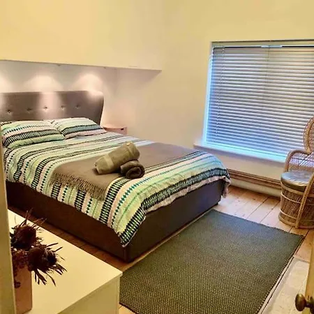 Hotel Stylish House & Garden On Quiet Road. Easy Free Parking. Manchester