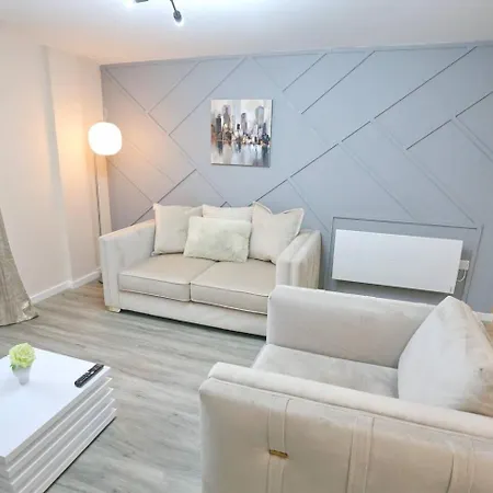 Pass The Keys New Build With Free Parking 1 Mile From Center