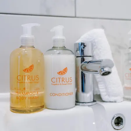 Barton House - Sleeping 10 * Manchester