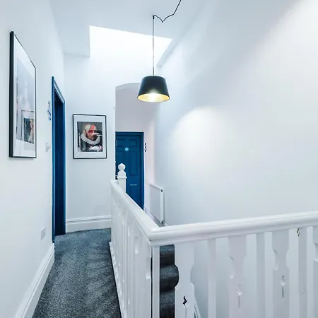 Barton House - Sleeping 10 * Manchester