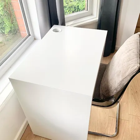 Apartment Purple Blossom, Cosy 2 Bed Apartment, Near Didsbury, Free Parking Manchester