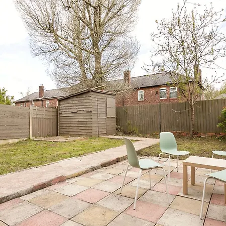 Dom wakacyjny Spacious 4 Bedroom - Sleeps 8