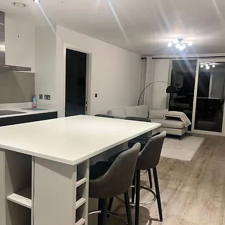 Gorgeous Luxury 2 Bed En-suite - Entire