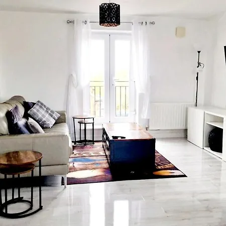 Liam's Place 4*