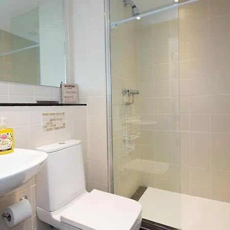 Modern Mediacity 2bed Apartment, Amazing Views, Smart Tvs Apartmán