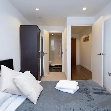 Apartmán Modern Mediacity 2bed Apartment, Amazing Views, Smart Tvs Manchester