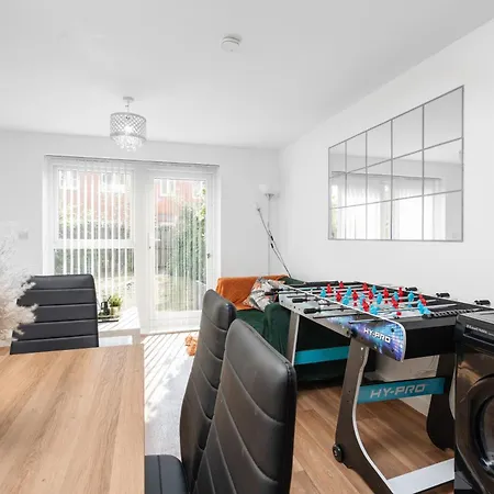 Exquisite Mcr Centr Gem - Foosball - Sleeps11 * Manchester