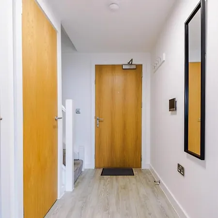 Cosy 2 Bed N Centre & Mediacity דירה
