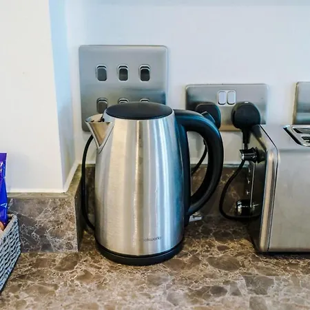 Cosy 2 Bed N Centre & Mediacity דירה