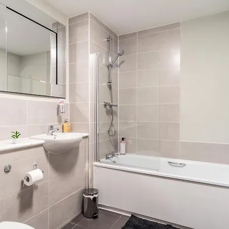 Prime Location 1 Bed Penthouse *