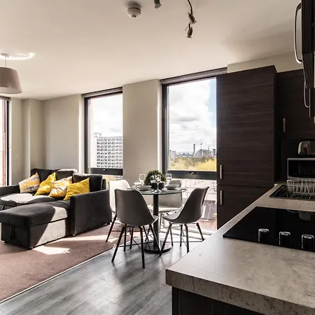 Prime Location 1 Bed Penthouse 맨체스터