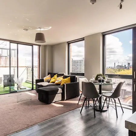 Prime Location 1 Bed Penthouse Manchester