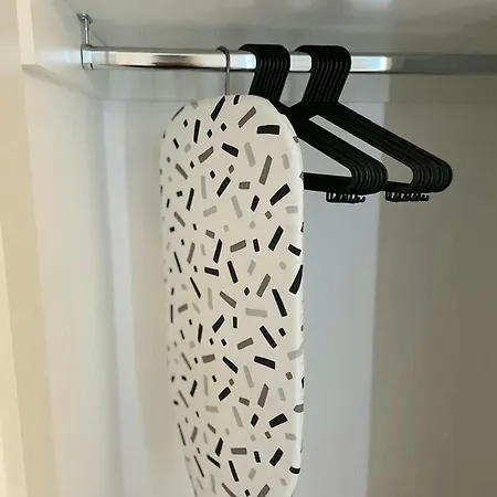 1B-Steps To Uni&Stadium- Wi-Fi Netflix Breakfast شقة