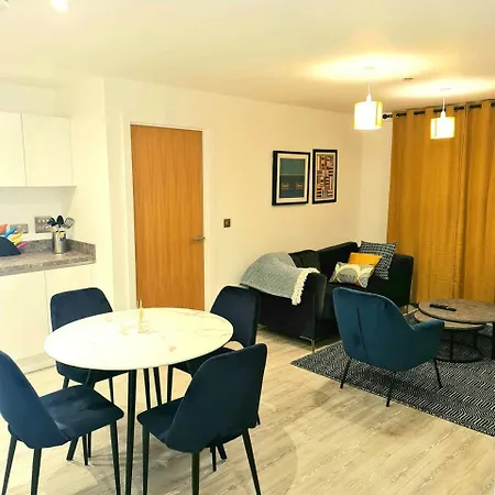 Exquisite Cosy 2-bed In Salford *
