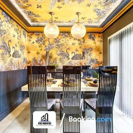 Дом отдыха 3 Bedroom By Nyos Short Lets & Serviced With Garden Манчестер