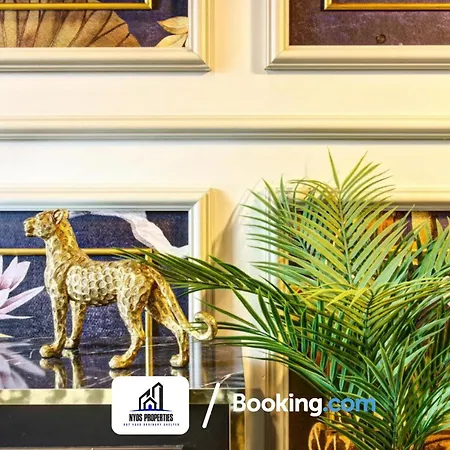 3 Bedroom By Nyos Short Lets & Serviced With Garden *