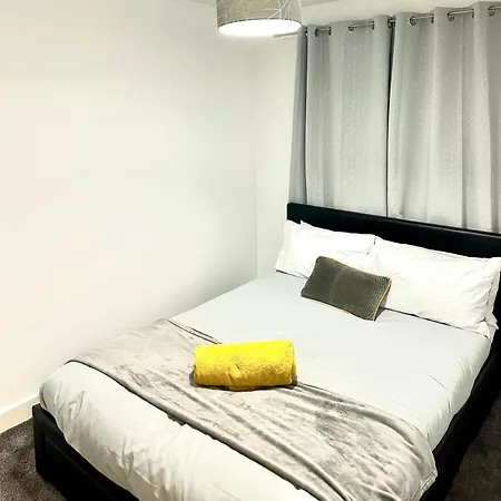 Private Luxury Br Near Etihad Stadium *