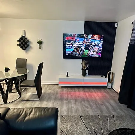Kwatera prywatna Private Luxury Br Near Etihad Stadium *