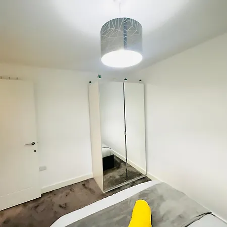Private Luxury Br Near Etihad Stadium