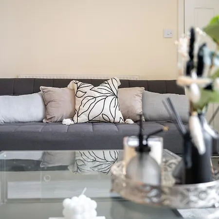 Modern 4br In M11, Close To Etihad Stadium Sleeps 11 Μάντσεστερ