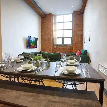 The Larimar * Manchester