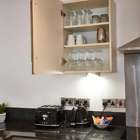The Pearl Apartment *